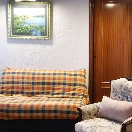 Clasico Y Funcional Vivienda Turistica Centro * Більбао